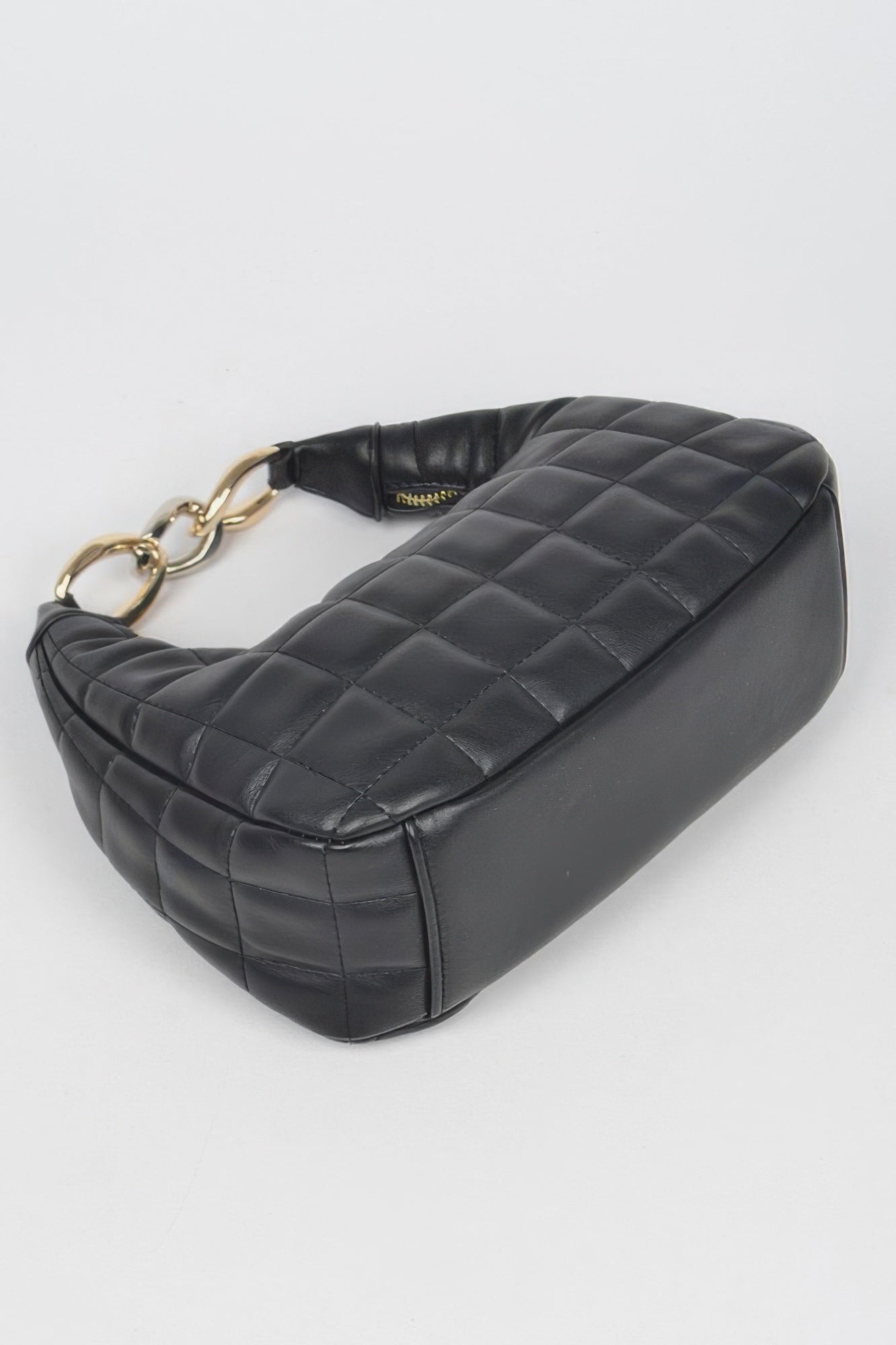  ASTOR Quilted Hobo Bag - New Collection Los Angeles - BYMANYC ® New York  NYC Wholesale Boutique Inventory - No MOQ & Ready to Ship