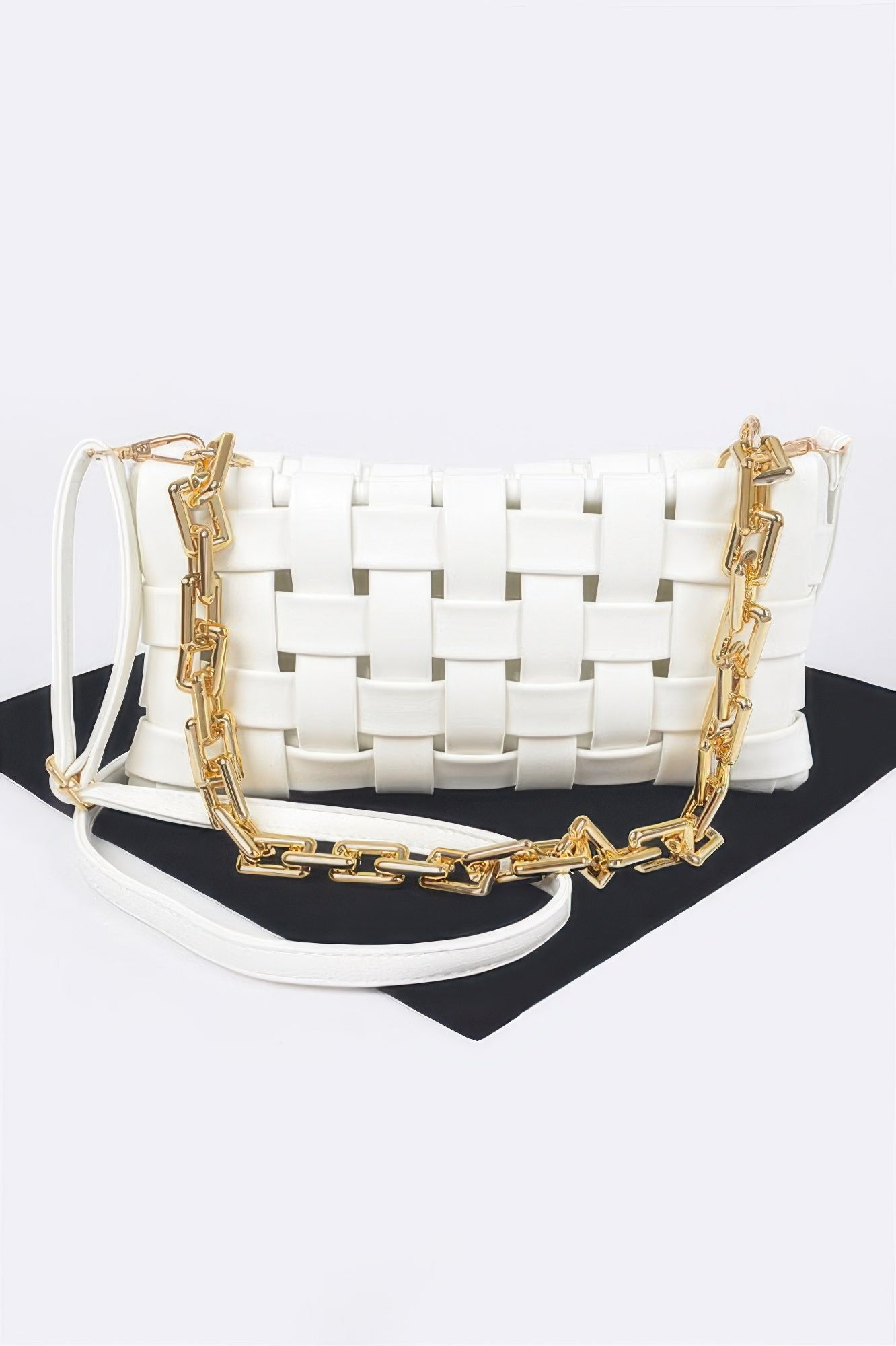  MALIBU Braided Chain Crossbody - New Collection Los Angeles - BYMANYC ® New York  NYC Wholesale Boutique Inventory - No MOQ & Ready to Ship