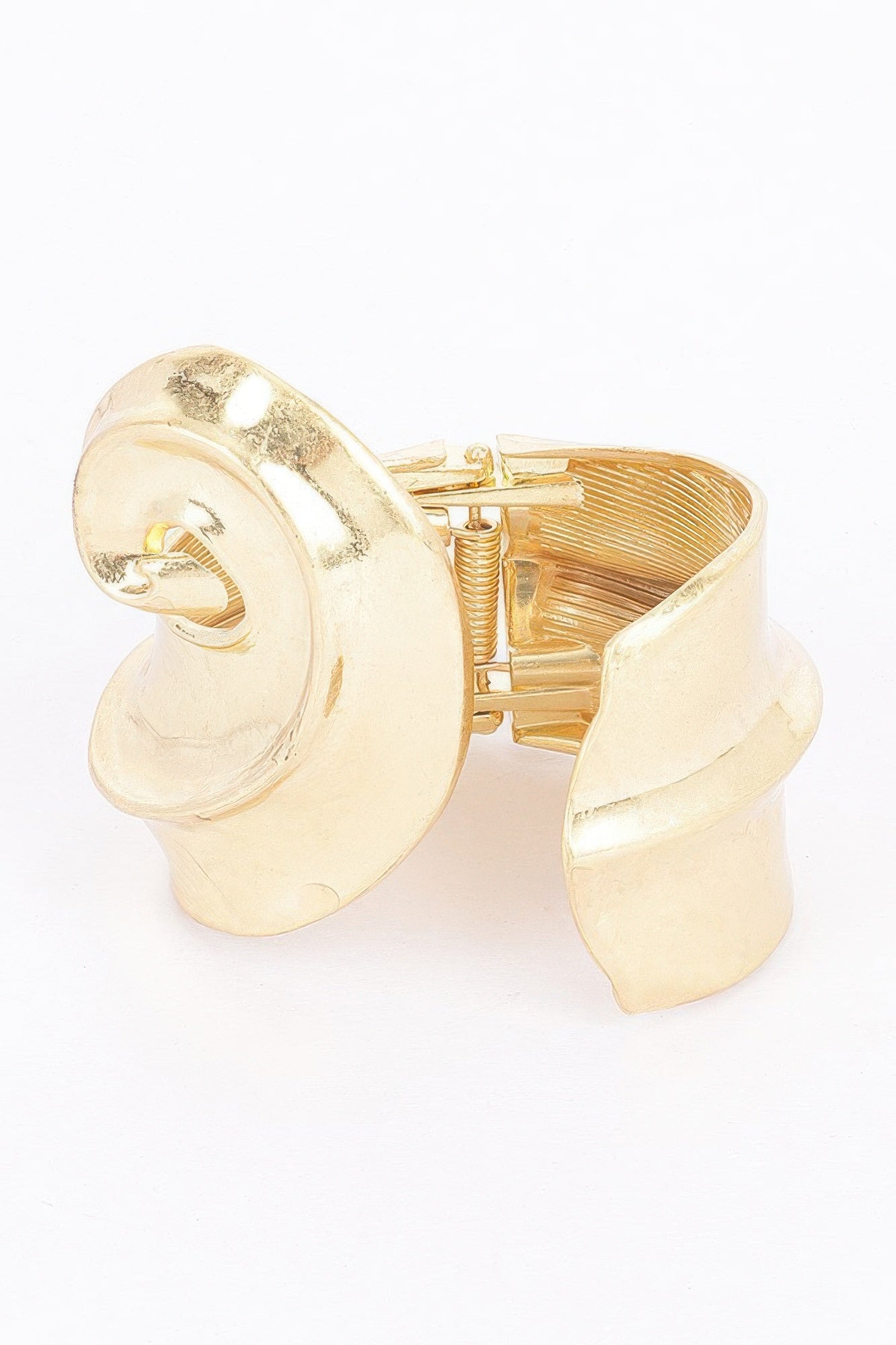  SOHO Sophisticated Alloy Casting Spring Hinge Bracelet: NYFW BYMANYC ® New York  NYC Wholesale Boutique Inventory - No MOQ & Ready to Ship