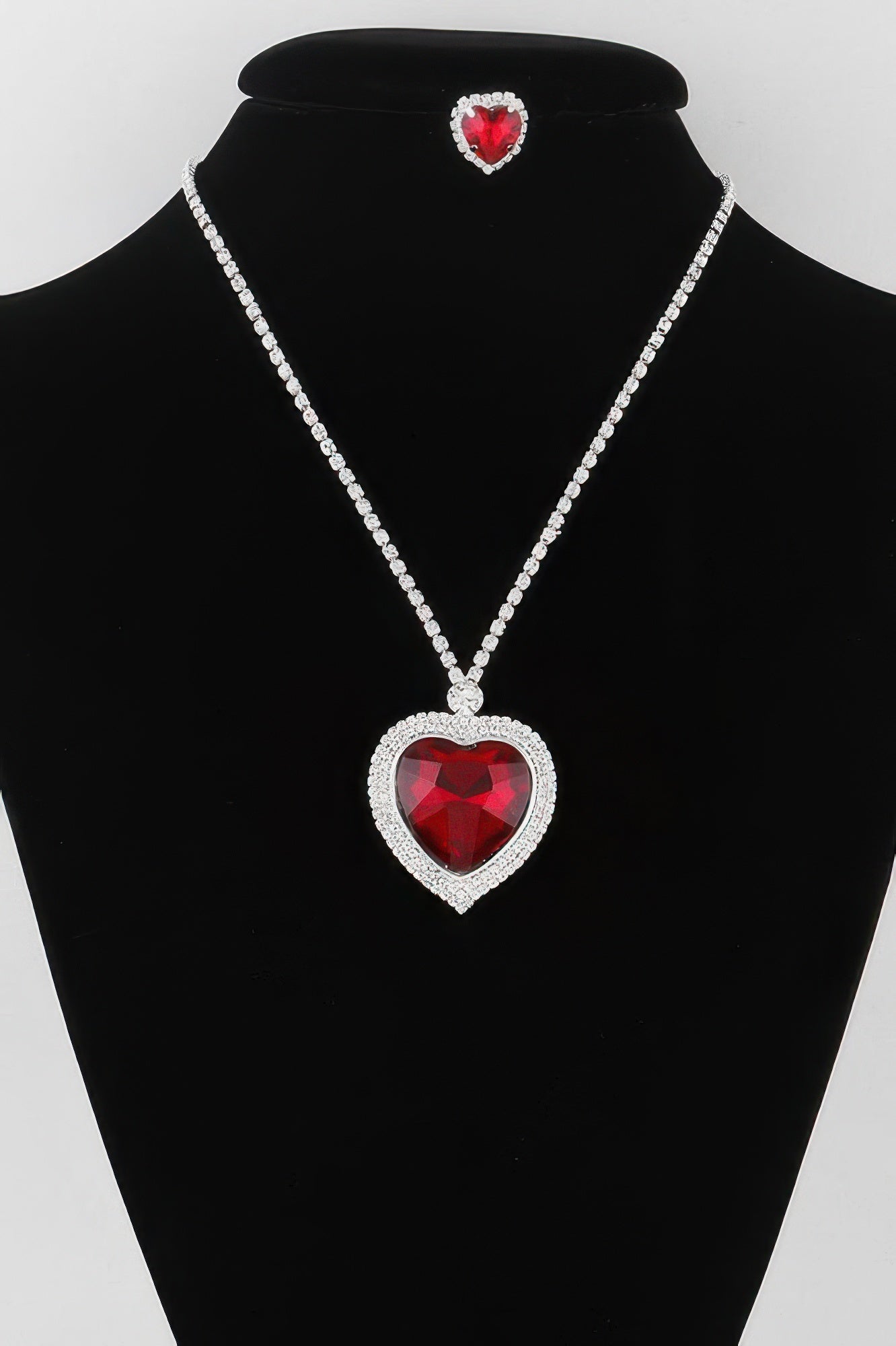  STUYVESANT Jeweled Crystal Heart Necklace: NYFW BYMANYC ® New York  NYC Wholesale Boutique Inventory - No MOQ & Ready to Ship