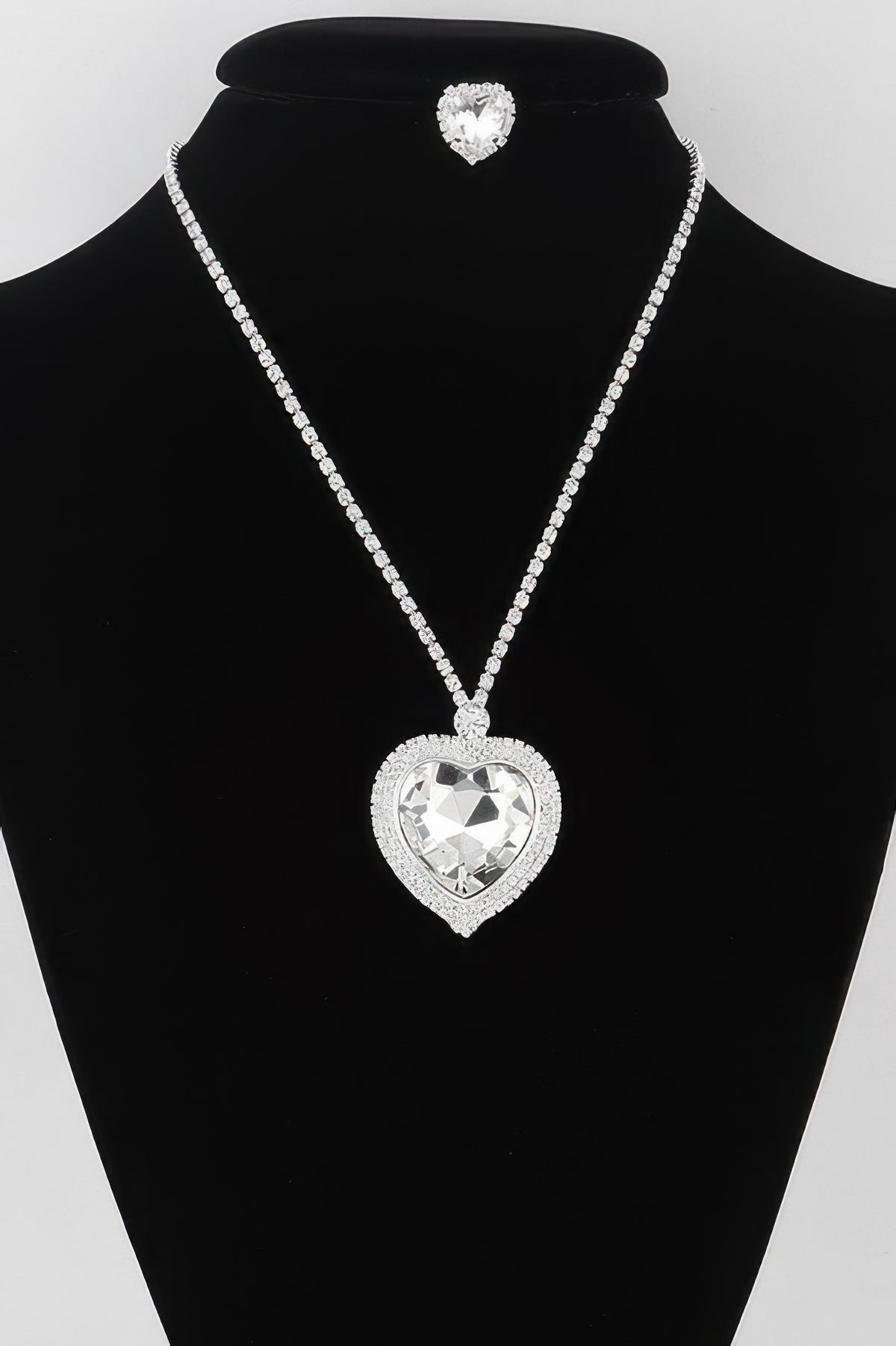  STUYVESANT Jeweled Crystal Heart Necklace: NYFW BYMANYC ® New York  NYC Wholesale Boutique Inventory - No MOQ & Ready to Ship