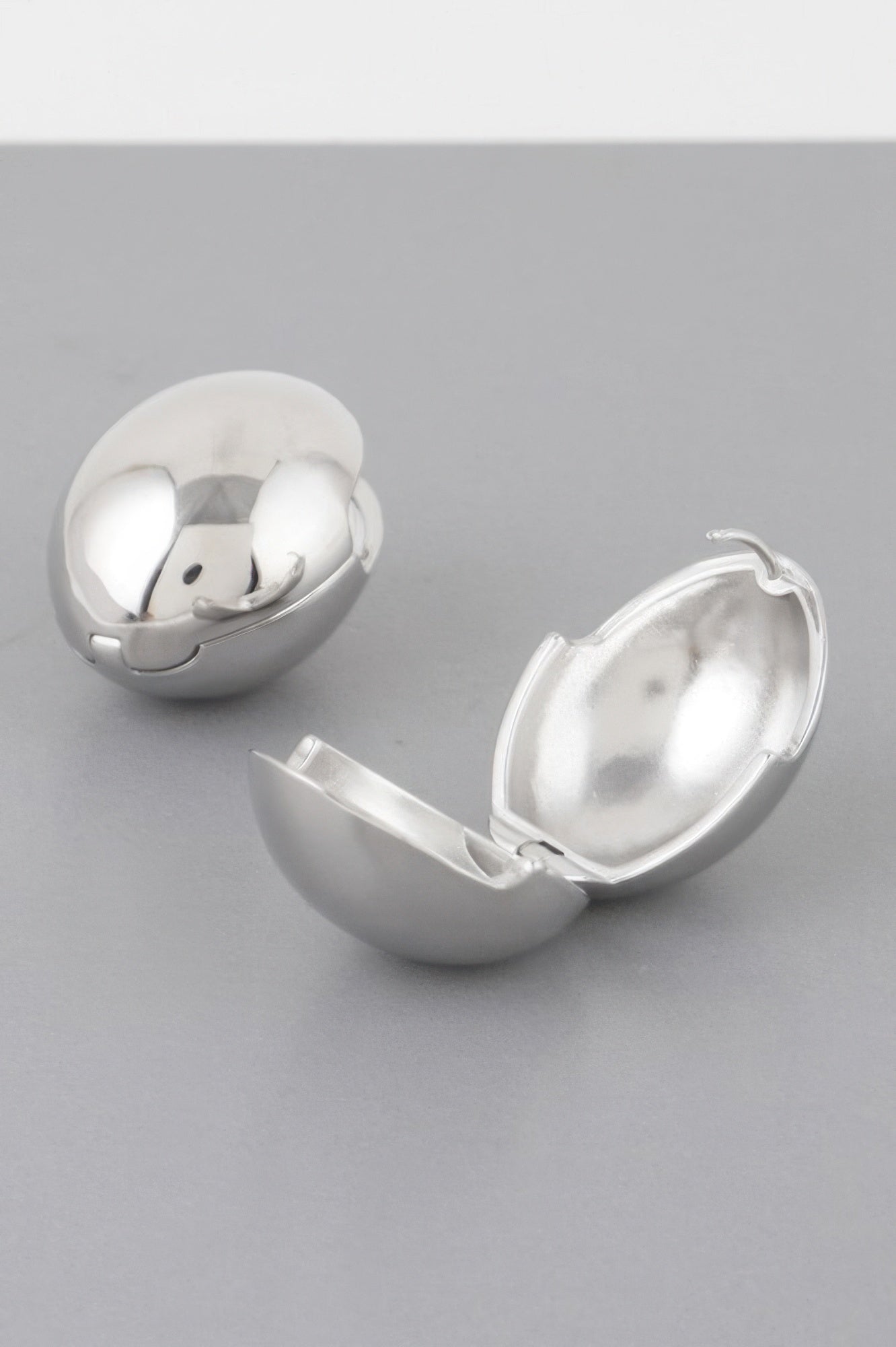  TRIBECA Empty Shell Clasp Earrings: NYFW BYMANYC ® New York  NYC Wholesale Boutique Inventory - No MOQ & Ready to Ship