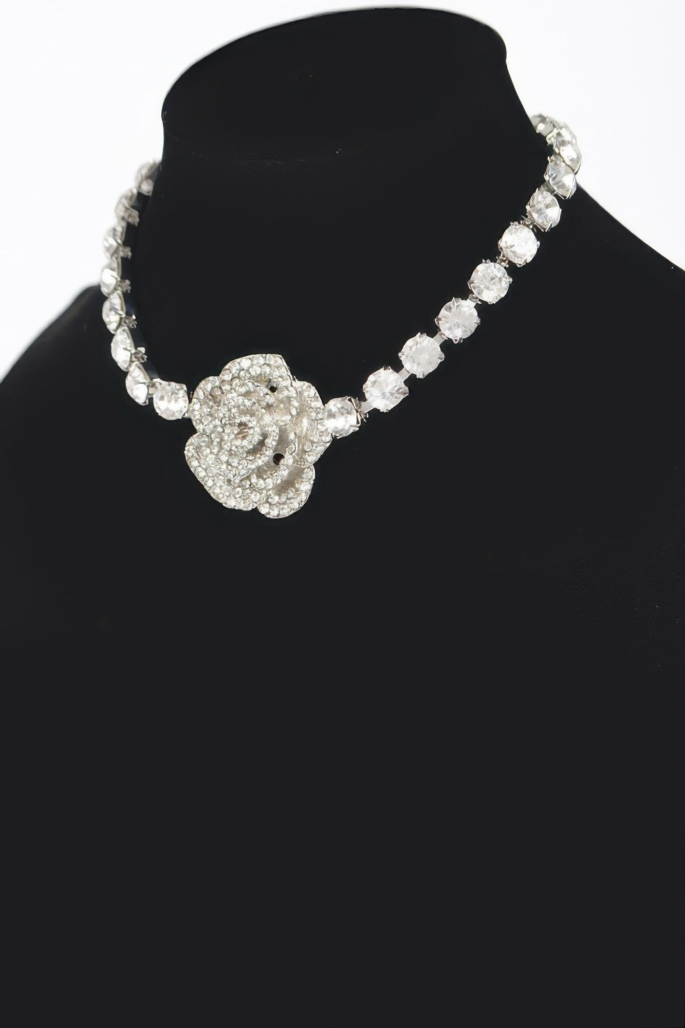  UES Rhinestone Flower Choker Blooming Elegance: NYFW BYMANYC ® New York  NYC Wholesale Boutique Inventory - No MOQ & Ready to Ship