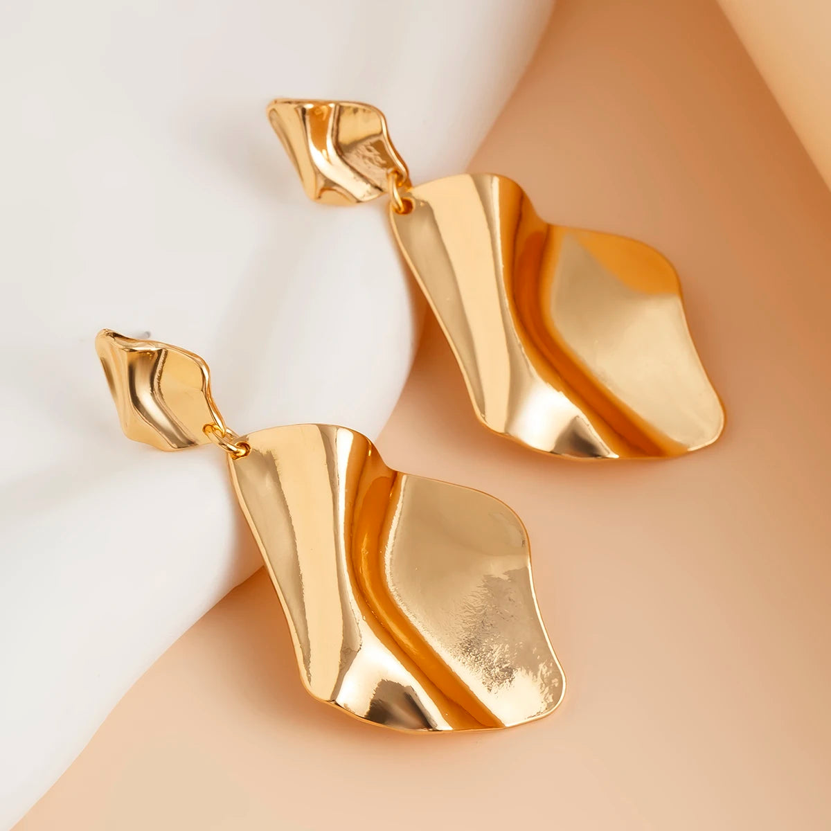  WOMEN'S EARRINGS Gold Color HUDSON - BYMANYC ® New York  NYC Wholesale Boutique Inventory - No MOQ & Ready to Ship