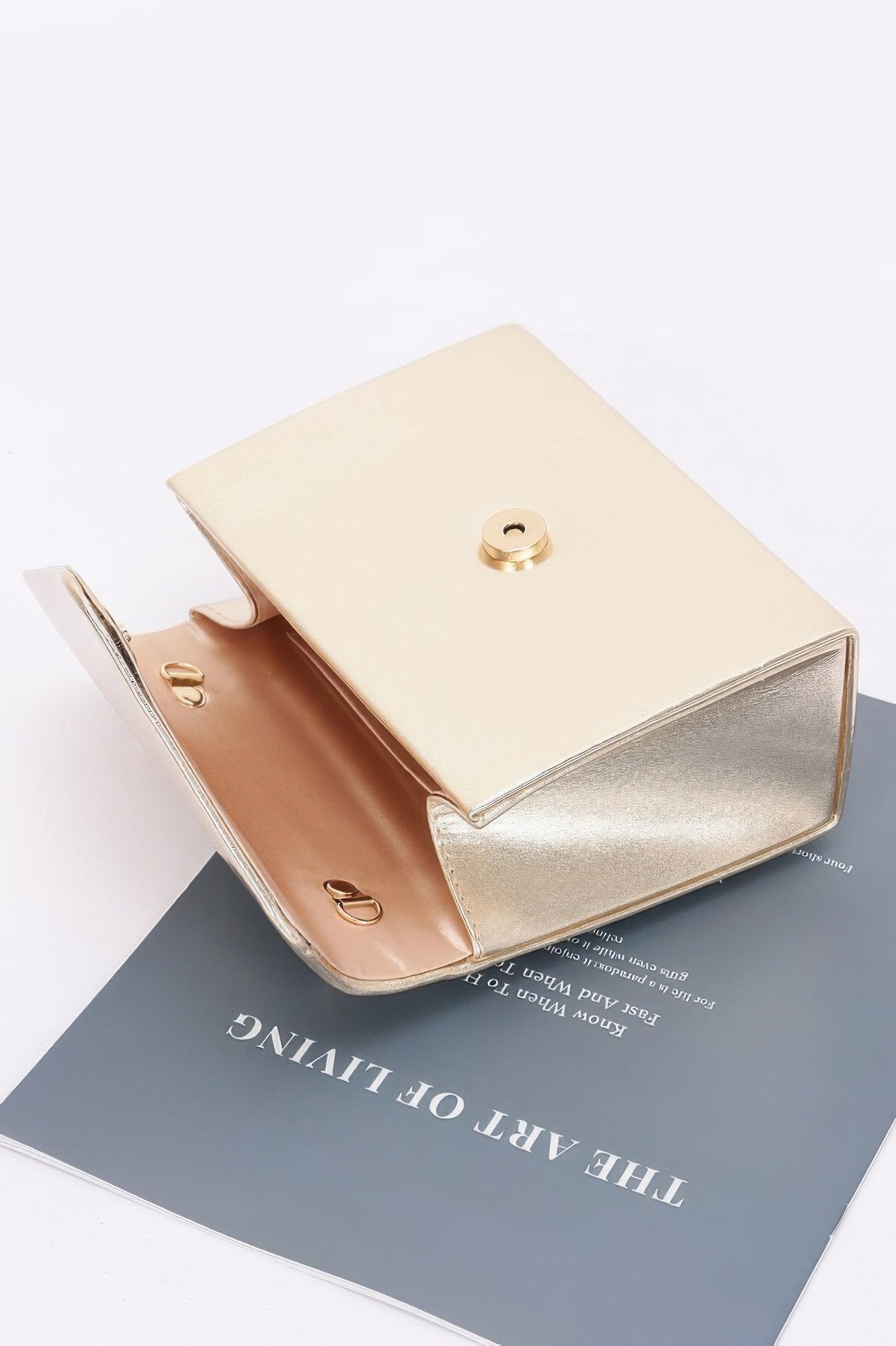  WOMEN'S METALLIC BAG FIFTH AVENUE New Collection BYMANYC ® New York  NYC Wholesale Boutique Inventory - No MOQ & Ready to Ship