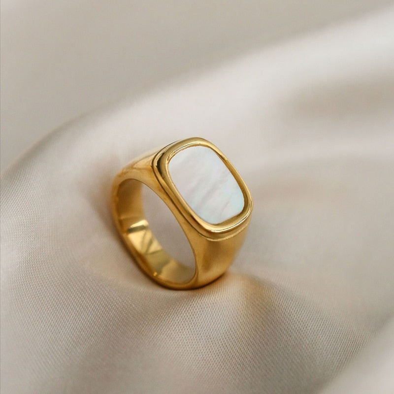 WOMEN'S RING • new collection FIFTH AVE Shell BYMANYC ® New York - BYMANYC ® New York  