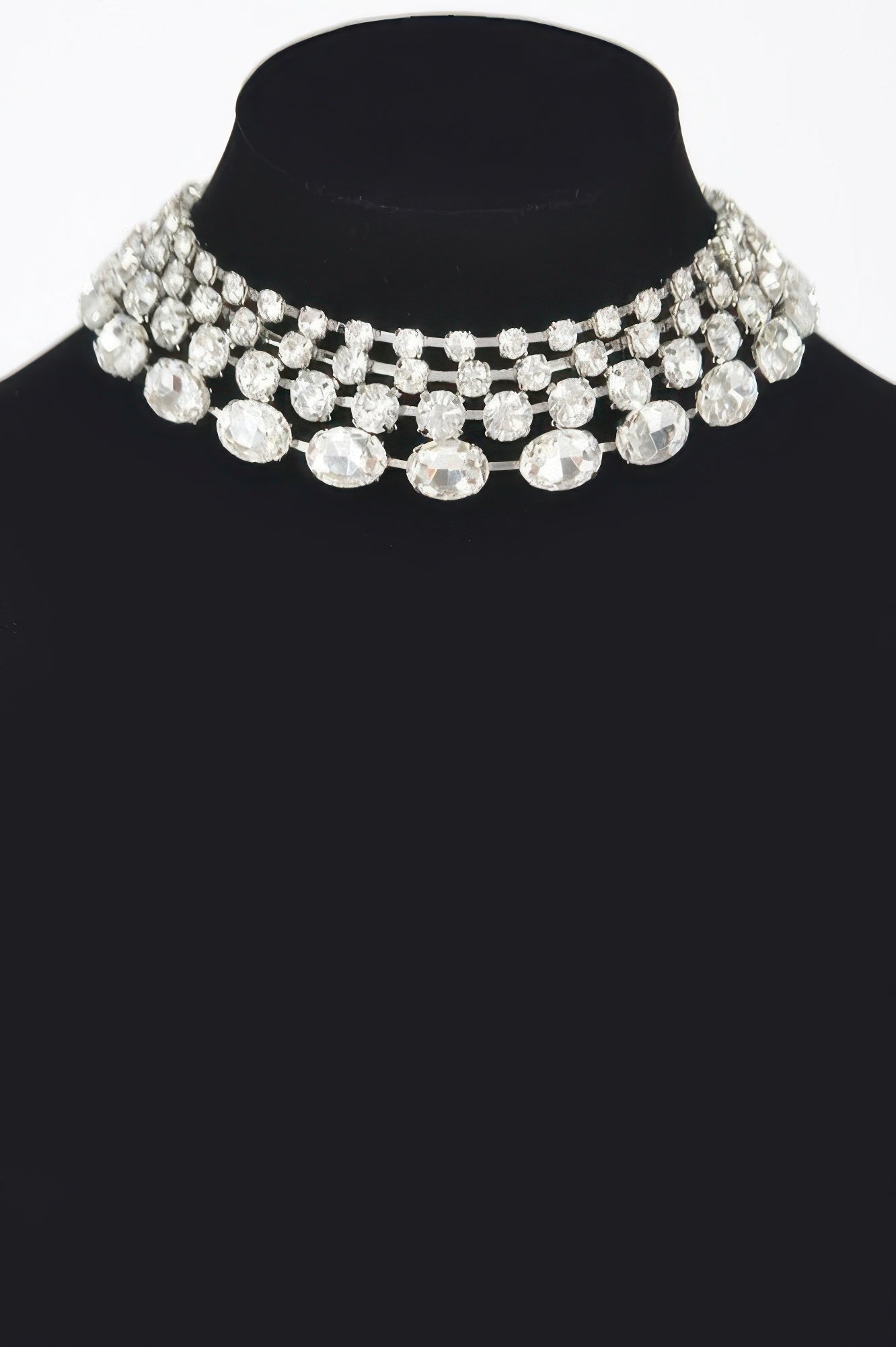  Women's Necklace MET GALA New Collection Prêt-à-Porter BYMANYC ® New York  NYC Wholesale Boutique Inventory - No MOQ & Ready to Ship